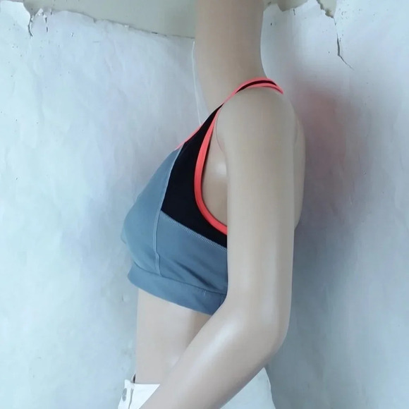 Athleta Push the Limit Compressive Workout Bra - Picture 3 of 4